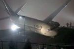 Delta Air Lines Boeing 737 Rolls off the Taxiway, FAA Investigates