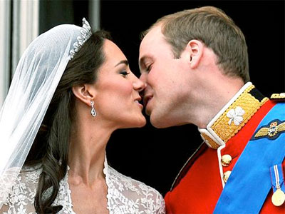 kate and william. Kate and William kiss on