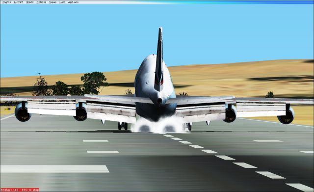 Cathay Pacific cargo 747 -400 BCF perfect touch down