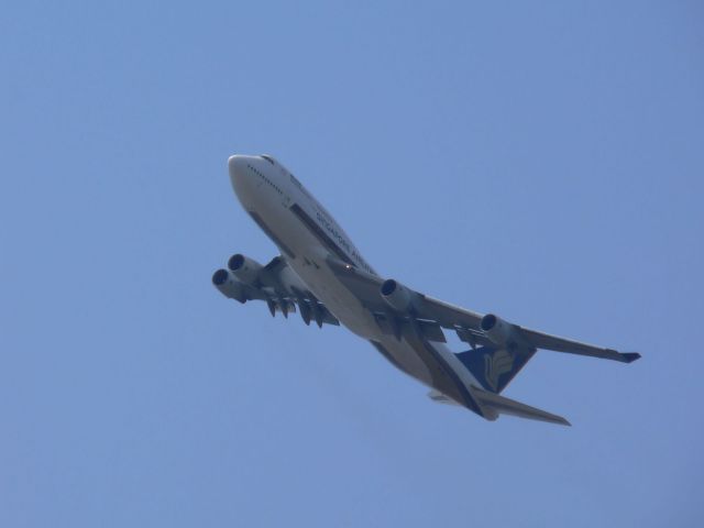B747