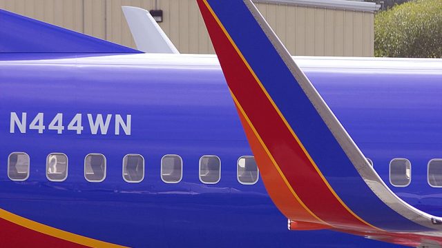Screenshot 1 — Southwest Airlines Boeing 737-700 'Canyon Blue'