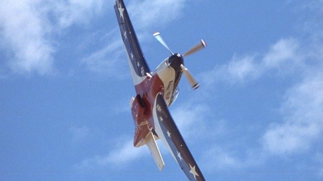 Screenshot 1 — FS2000 P-51D 'Miss America' Mustang