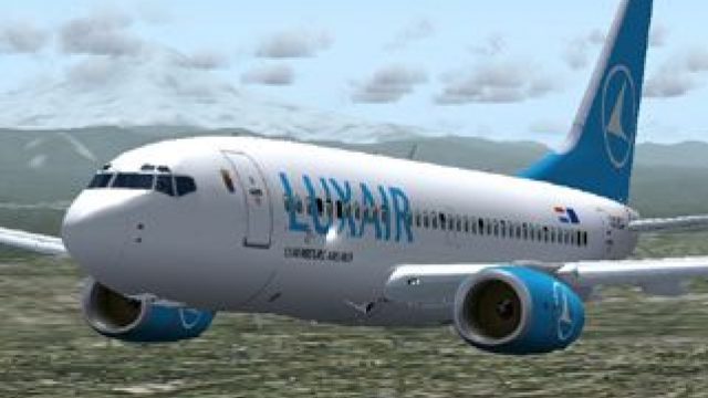 Screenshot 1 — Luxair Boeing 737-700 Repaint