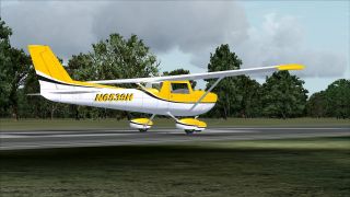 Screenshot 5 — Yellow And White Cessna 152