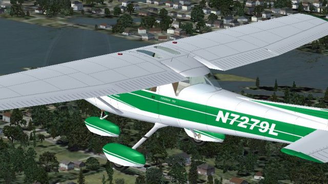 Screenshot 1 — Green And White Cessna 152