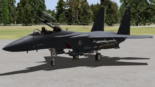 Screenshot 1 — USAF F-15E Mudhen Driver