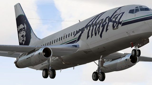 Screenshot 1 — Alaska Airlines Boeing 737-200 (TO)