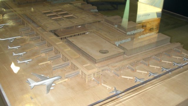 Screenshot 1 — Berlin Airport Scenery