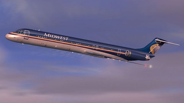Screenshot 1 — Midwest McDonnell Douglas MD-83