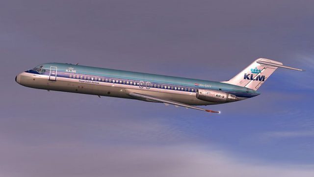 Screenshot 1 — KLM Douglas DC-9-30 N8986E