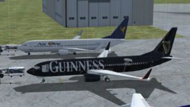 Screenshot 1 — Boeing 737-800 Ryanair Guinness Textures