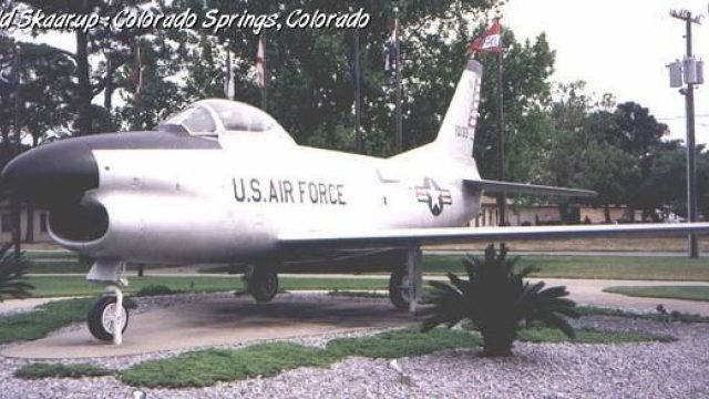 Screenshot 1 — F-86L Sabre Dog