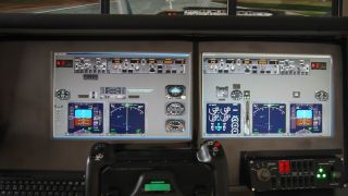 Screenshot 2 — Multiple Monitor Instrument Panels For Boeing 737-800