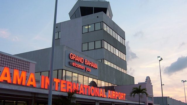 Screenshot 1 — Grand Bahama International Airport Scenery