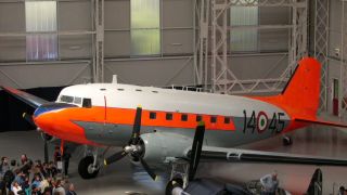 Screenshot 1 — AMI Douglas DC-3
