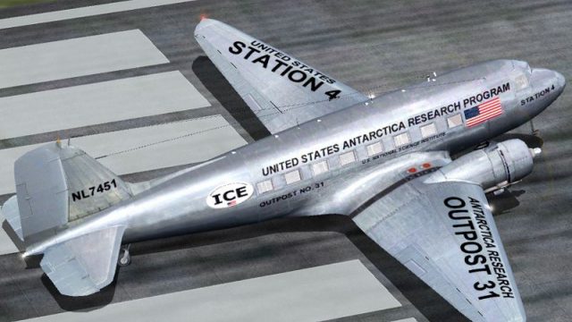 Screenshot 1 — Antarctica Research DC-3 Cargo