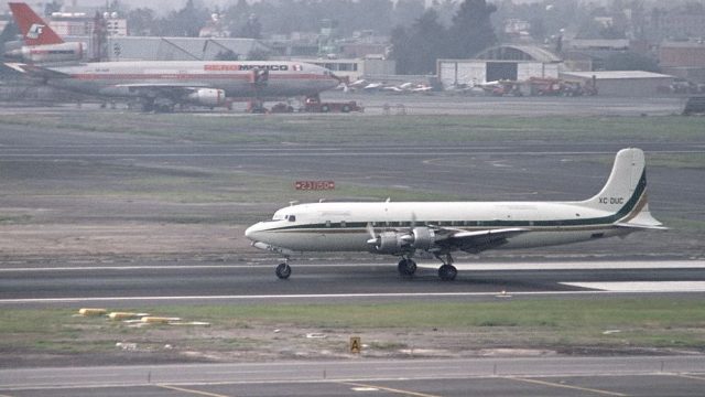 Screenshot 1 — Transportes Aereos Pemex DC-6A