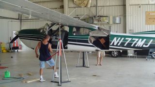 Screenshot 1 — Cessna 177RG Cardinal