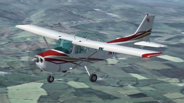 Screenshot 1 — Red/Gold Cessna 172