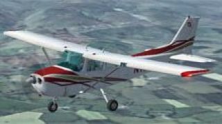 Screenshot 2 — Red/Gold Cessna 172