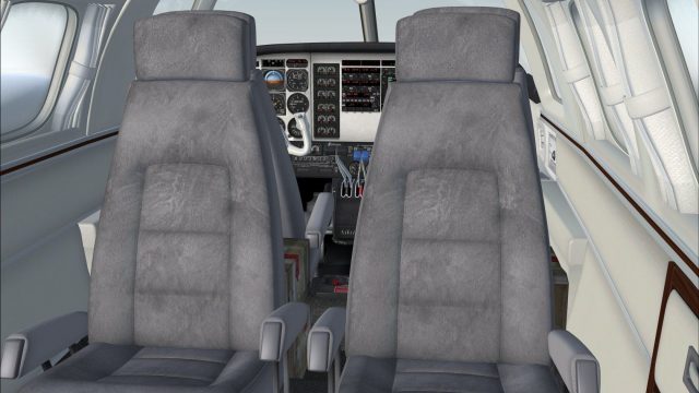 Screenshot 1 — Blue/Gold Beechcraft Duke