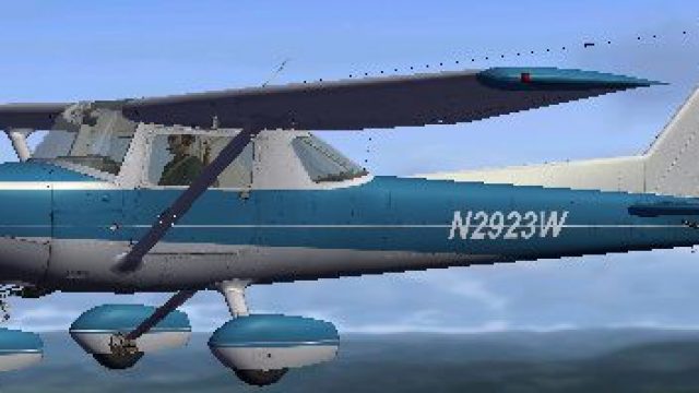 Screenshot 1 — Blue Cessna 152 N2923W
