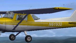Screenshot 2 — Yellow/White Cessna C152II N61932