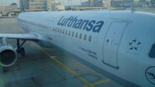 Screenshot 1 — Lufthansa Airbus A321-100