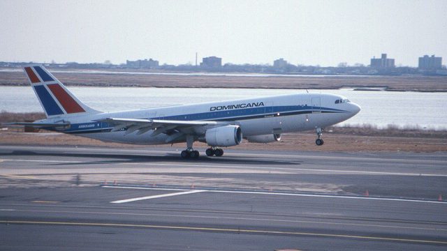 Screenshot 1 — Dominicana de Aviacion Airbus A300