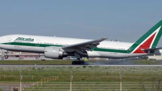Screenshot 4 — Alitalia Boeing 777-200 ER