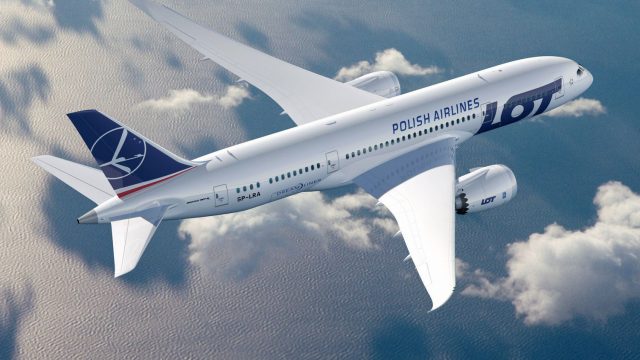 Screenshot 1 — LOT Polish Airlines Boeing 787-8 2012