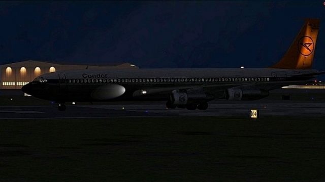 Screenshot 1 — Captain Sim Boeing 707-300 Lighting Fix