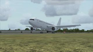 Screenshot 13 — Airbus A300-600 White Textures