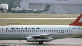 Screenshot 1 — Indian Airlines Boeing 737-200 VT-EAH