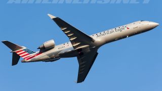 Screenshot 5 — American Eagle CRJ700