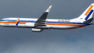 Screenshot 4 — Air Holland Boeing 737-900ER PH-OZP