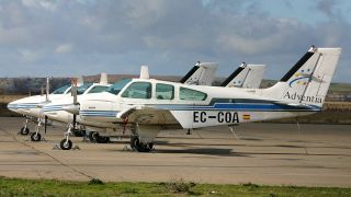 Screenshot 1 — Adventia Beechcraft B58 Baron