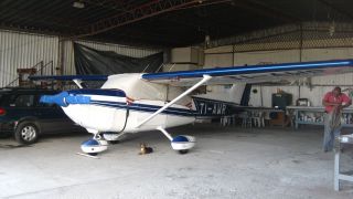 Screenshot 1 — Cessna C172R TI-AWR