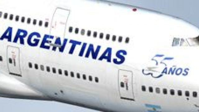 Screenshot 1 — Aerolineas Argentinas Boeing 747-400 GE for payware PMDG B747-400