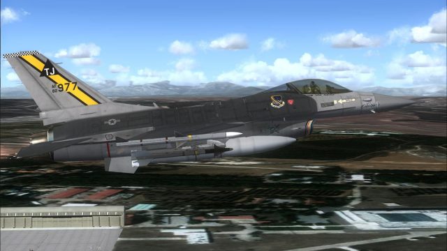 Screenshot 1 — USAF F-16 El Conquistador 82-0977