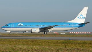 Screenshot 1 — KLM Boeing 737-800