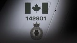 Screenshot 4 — RCAF Q400 CT-142 142803 V1.5