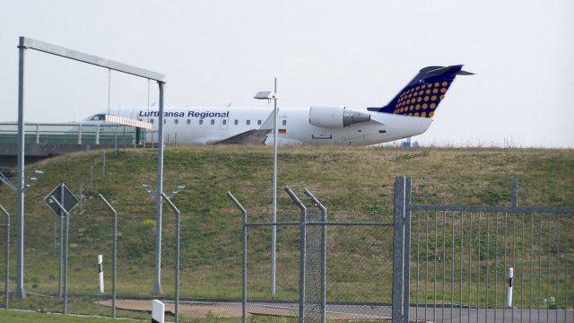 Screenshot 1 — Lufthansa Regional CRJ 700