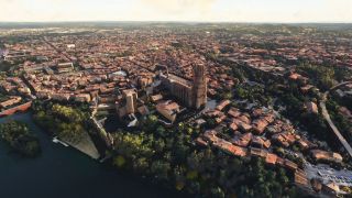 Screenshot 6 — Albi, France City Area Scenery