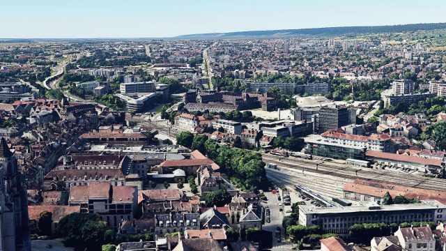 Screenshot 1 — Dijon, France Complete Scenery