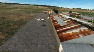 Screenshot 4 — Pons Avy Airport (LFCP) Scenery