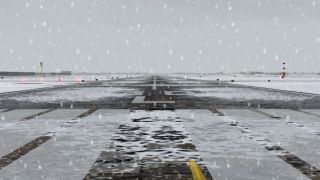 Screenshot 2 — Realistic Snow/Ice Runways