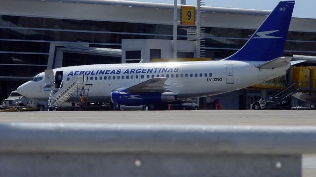 Screenshot 1 — FS2002-04 Boeing 737-200 AEROLINEAS ARGENTINAS Registration LV-ZRO
