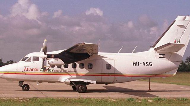 Screenshot 1 — LET 410 Atlantic Airlines, Honduras, textures only