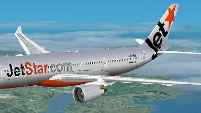 Screenshot 1 — Jetstar Airbus A330-200 Silver Livery